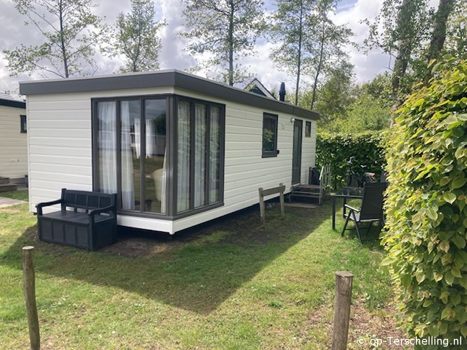 buitenaanzicht Stern op camping Vis